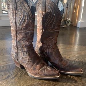 Ariat cowgirl boot - size 7B